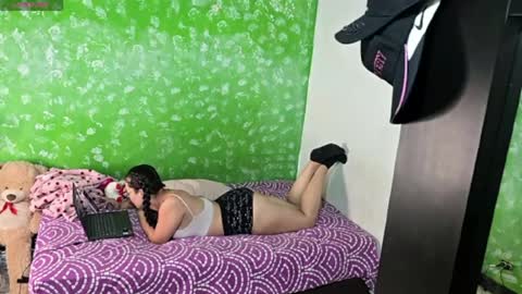 Snapshot of pamelaa_moon chatting on May 21, 4:19 am Pamelaa moon online show from May 21, 4:19 am