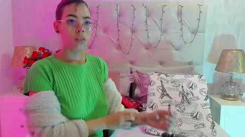 Snapshot of pamelamiler_ chatting on September 22, 12:18 pm TELL ME PAMELLA AND GIVE ME A GOOD GRADE ITS IMPORTANT online show from September 22, 12:18 pm