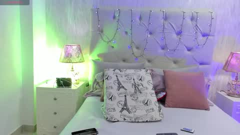 Snapshot of pamelamiler_ chatting on October 15, 12:27 pm TELL ME PAMELLA AND GIVE ME A GOOD GRADE ITS IMPORTANT online show from October 15, 12:27 pm