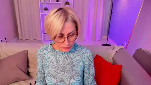 pamellamurphy online show from October 28, 8:40 am