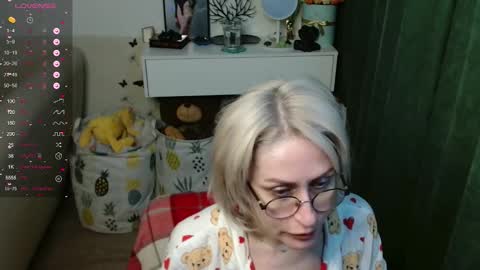 pamellamurphy online show from March 16, 2:17 am