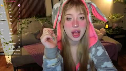 Lina online show from April 25, 7:55 pm