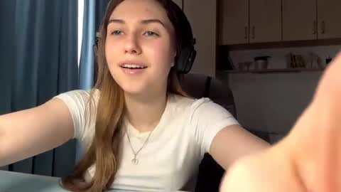 Lia online show from June 8, 3:23 pm