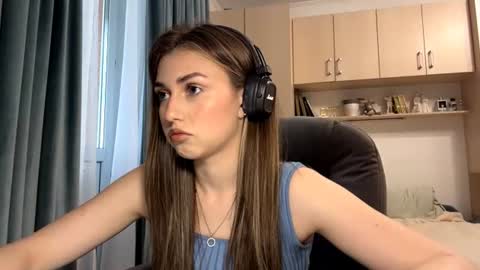 Lia online show from June 15, 3:36 pm