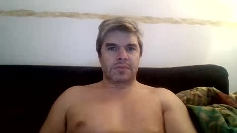 Snapshot of panchomadrid chatting on May 31, 11:17 pm Pancho Madrid online show from May 31, 11:17 pm