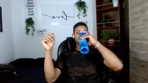 pandablack18 online show from June 5, 3:57 am
