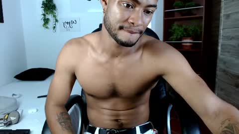 pandablack18 online show from June 13, 4:54 am