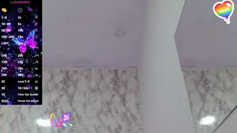 Snapshot of pantera_white chatting on April 23, 12:29 pm pantera_white online show from April 23, 12:29 pm