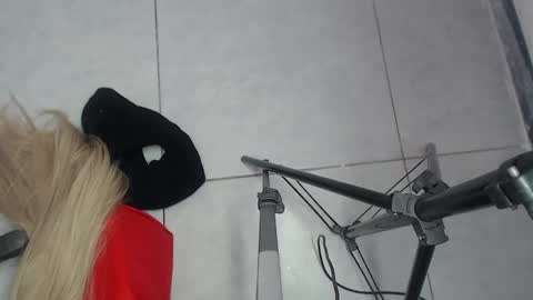 Snapshot of pantera_white chatting on May 17, 12:34 pm pantera_white online show from May 17, 12:34 pm