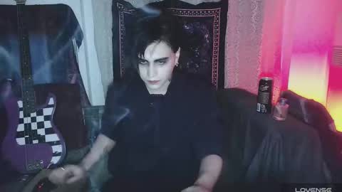 In bio online show from December 4, 2:10 am