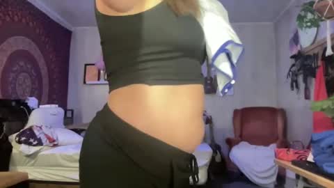 Pantiesofthefae online show from January 5, 12:10 pm
