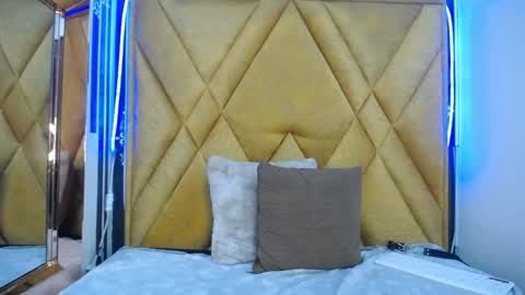 Paola Lyon online show from February 4, 10:34 pm