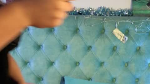 Paola Lyon online show from January 8, 4:20 pm