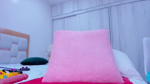 Snapshot of paolaa_rodriguez chatting on December 23, 9:18 pm Paola  online show from December 23, 9:18 pm