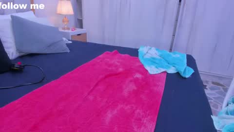 Snapshot of paolaa_rodriguez chatting on February 12, 7:35 pm Paola  online show from February 12, 7:35 pm