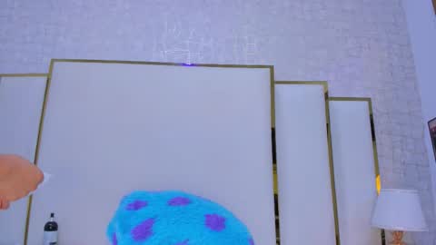 Paola  online show from November 25, 1:55 pm