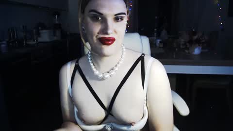 Sarina Williams online show from December 6, 2:38 pm