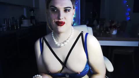 Sarina Williams online show from December 17, 3:28 am