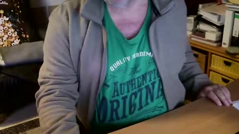 papa309348689 online show from January 8, 11:32 am