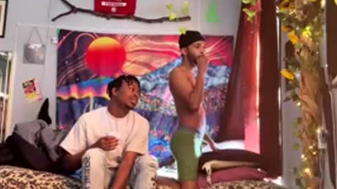 Snapshot of papian0 chatting on November 28, 5:37 pm papian0 online show from November 28, 5:37 pm