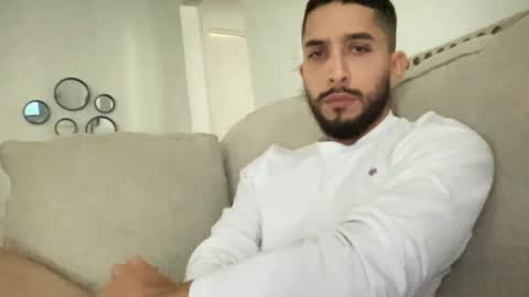 Snapshot of papicubano_guapo23cm chatting on January 18, 2:33 pm papicubano_guapo23cm online show from January 18, 2:33 pm