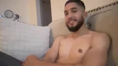 Snapshot of papicubano_guapo23cm chatting on October 6, 6:33 am papicubano_guapo23cm online show from October 6, 6:33 am