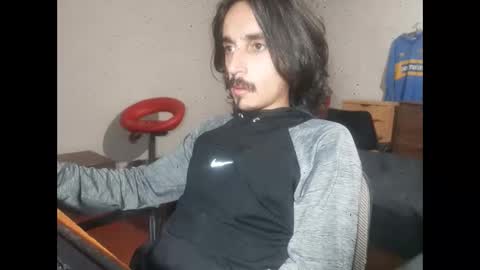 Snapshot of papito20cm chatting on December 3, 4:14 am Lau online show from December 3, 4:14 am