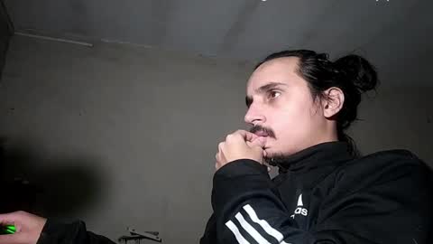 Snapshot of papito20cm chatting on June 1, 7:32 am Lau online show from June 1, 7:32 am