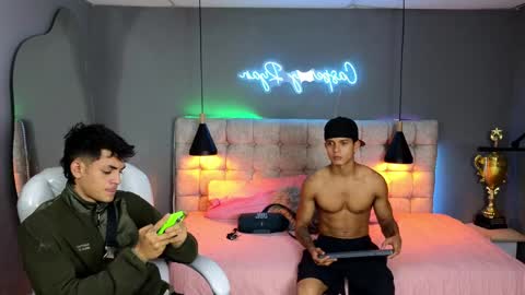 Snapshot of paradise_boy_s chatting on December 5, 12:30 am Ryan And Casper online show from December 5, 12:30 am