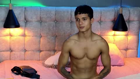 Snapshot of paradise_boy_s chatting on December 6, 3:19 am Ryan And Casper online show from December 6, 3:19 am
