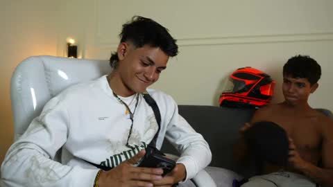 Snapshot of paradise_boy_s chatting on February 7, 12:20 am Ryan And Casper online show from February 7, 12:20 am