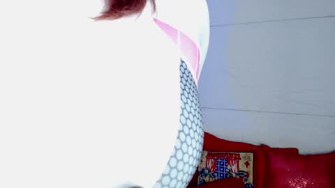 Snapshot of paris_bby_ chatting on December 24, 6:33 am Lizz online Monday to Saturday from 9pm to 5am Colombia time online show from December 24, 6:33 am
