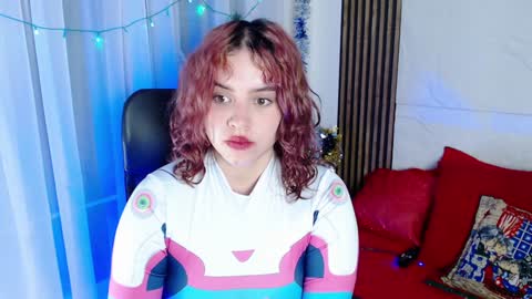 Snapshot of paris_bby_ chatting on December 27, 4:26 am Lizz online Monday to Saturday from 9pm to 5am Colombia time online show from December 27, 4:26 am