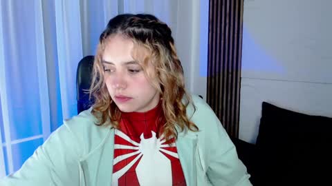 Snapshot of paris_bby_ chatting on January 4, 11:33 am Lizz online Monday to Saturday from 9pm to 5am Colombia time online show from January 4, 11:33 am