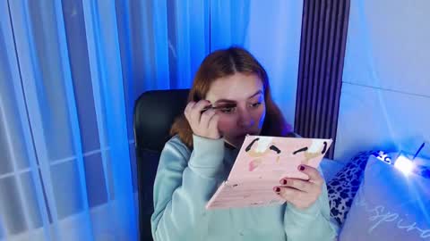 Snapshot of paris_bby_ chatting on February 13, 3:07 am Lizz online Monday to Saturday from 9pm to 5am Colombia time online show from February 13, 3:07 am