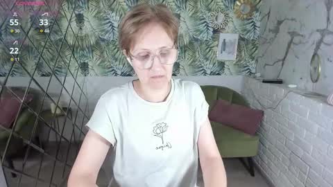 Snapshot of paris_cherry chatting on December 14, 8:02 pm Paris online show from December 14, 8:02 pm