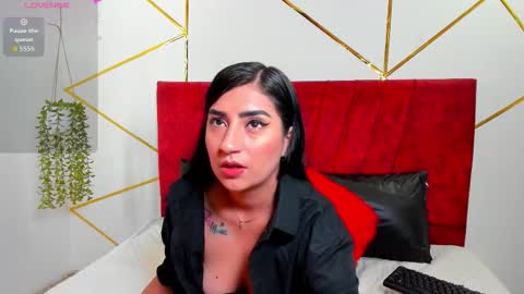 paris_evans_01 online show from December 18, 12:44 pm