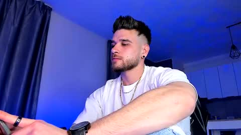 Paris online show from March 7, 6:33 pm