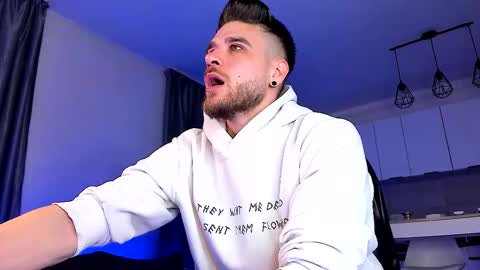 Snapshot of paris_lock chatting on March 9, 10:47 pm Paris online show from March 9, 10:47 pm