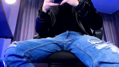 Snapshot of paris_lock chatting on March 18, 5:54 am Paris online show from March 18, 5:54 am