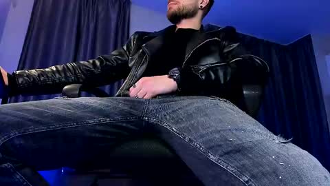 Snapshot of paris_lock chatting on March 28, 10:42 pm Paris online show from March 28, 10:42 pm