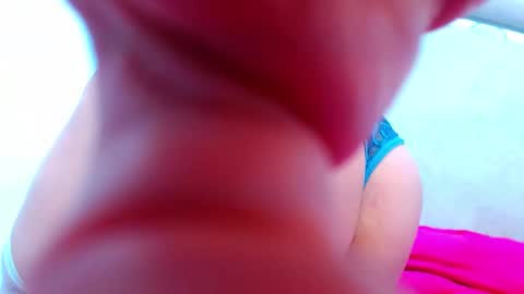 paris_squirtt online show from May 21, 9:33 pm