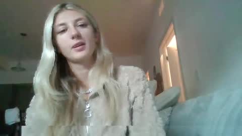 parisbaby2000 online show from October 8, 1:53 pm