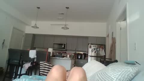 parisbaby2000 online show from October 9, 2:59 pm