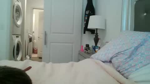 parisbaby2000 online show from October 23, 3:55 pm