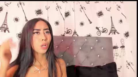 parisbritany__ online show from October 23, 9:13 pm