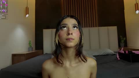 PARIS online show from February 19, 1:40 am