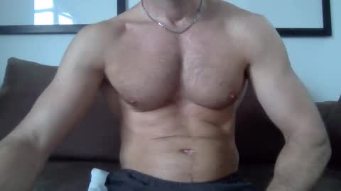 Snapshot of parisien75015 chatting on January 30, 6:03 am Porn Actor 21cm Hetero online show from January 30, 6:03 am