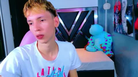 park_jimin1 online show from November 17, 2:56 pm