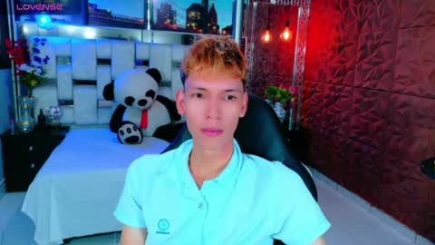 park_jimin1 online show from November 22, 12:15 pm